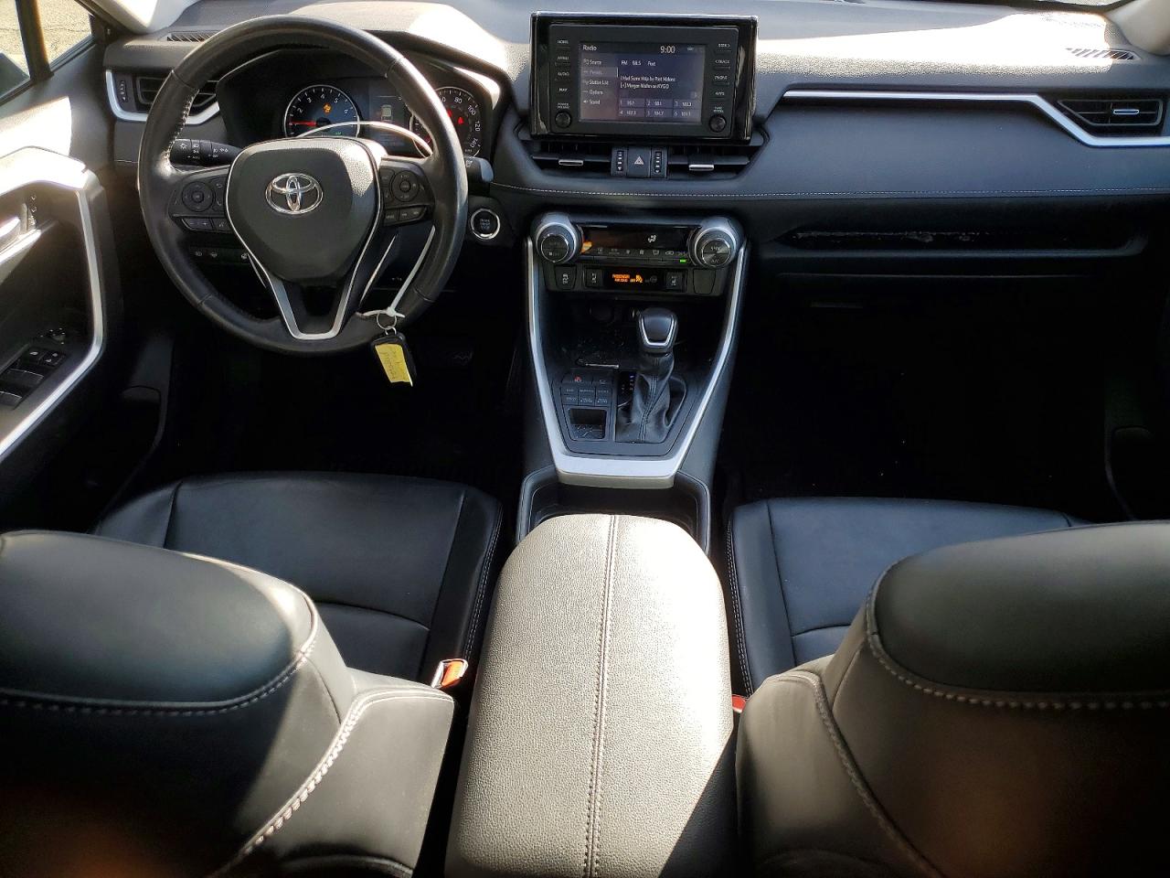 2019 TOYOTA RAV4 XLE PREMIUM photo 22