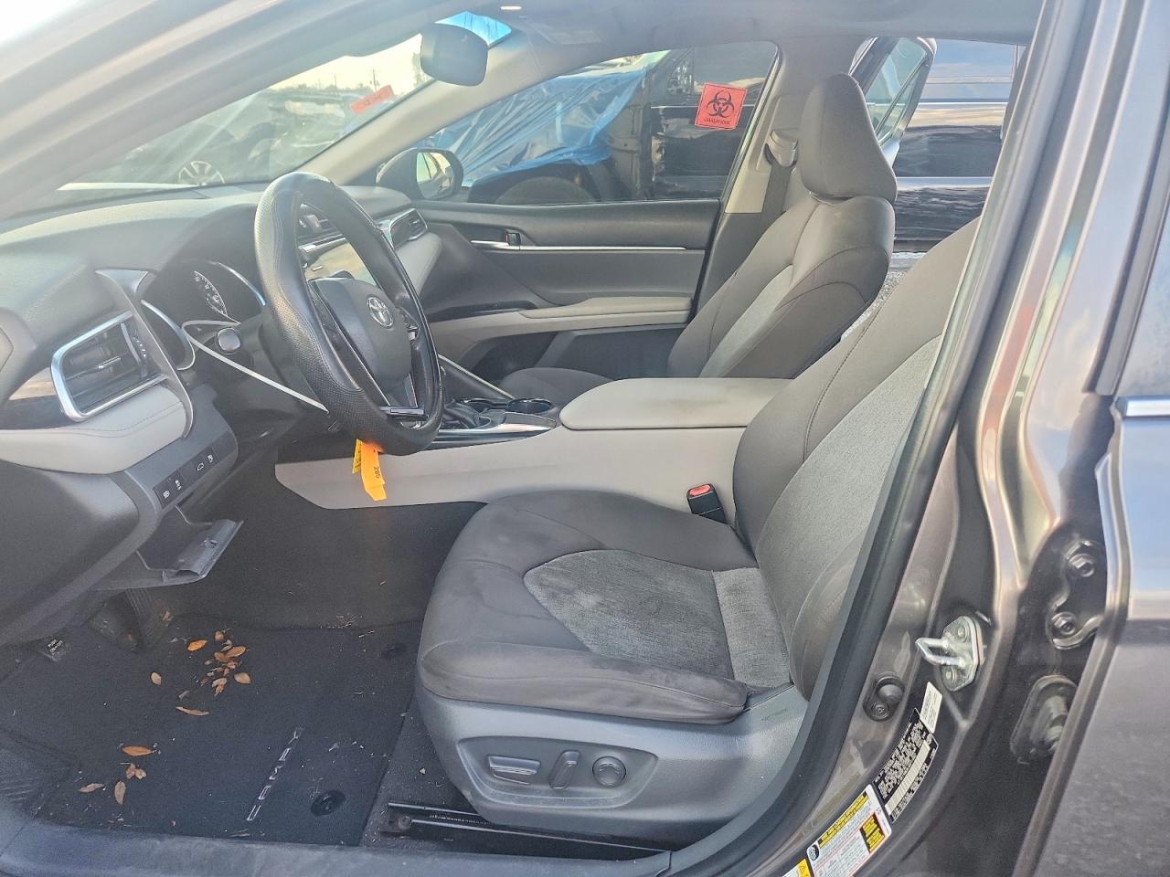 2018 TOYOTA CAMRY LE photo 13