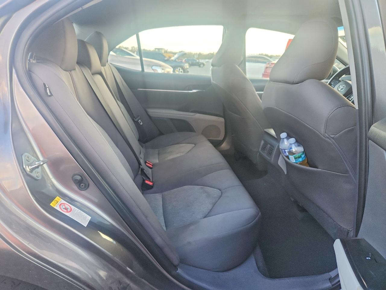 2018 TOYOTA CAMRY LE photo 19
