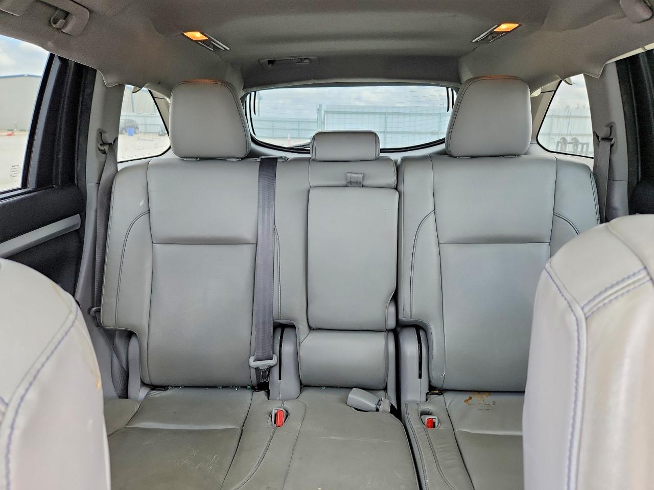 2018 TOYOTA HIGHLANDER XLE photo 28