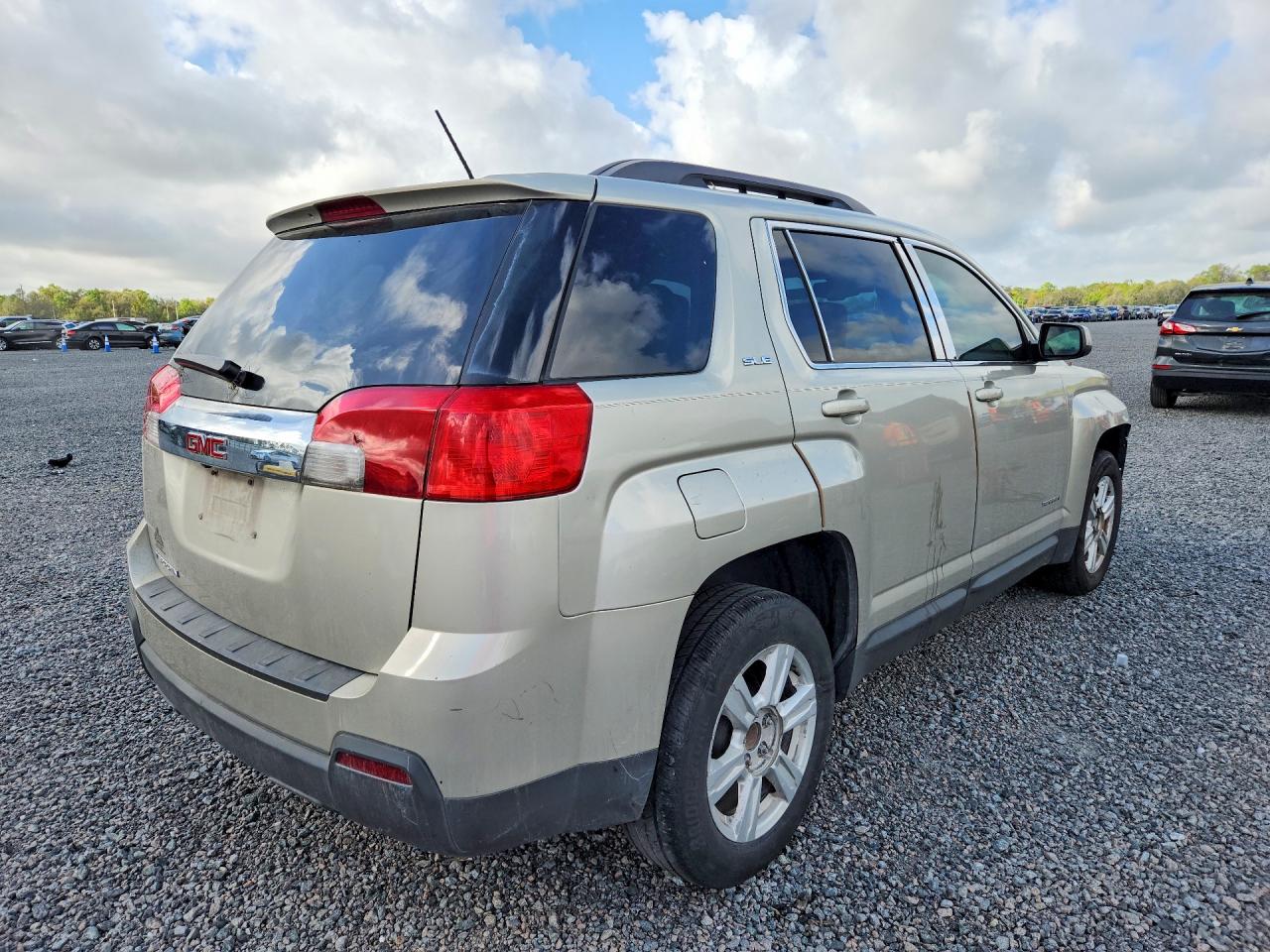 2015 GMC TERRAIN SLE photo 5
