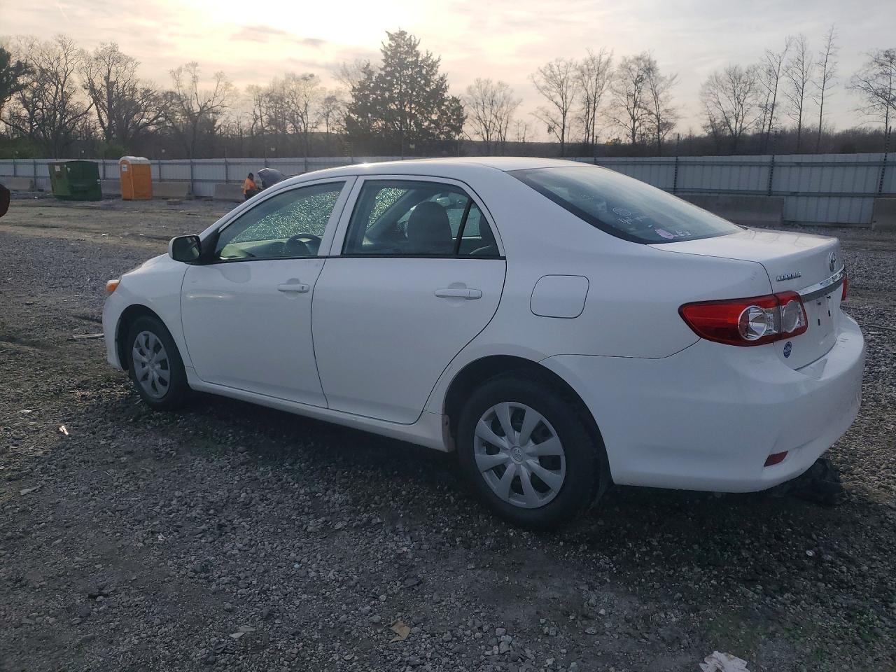 2012 TOYOTA COROLLA L photo 3