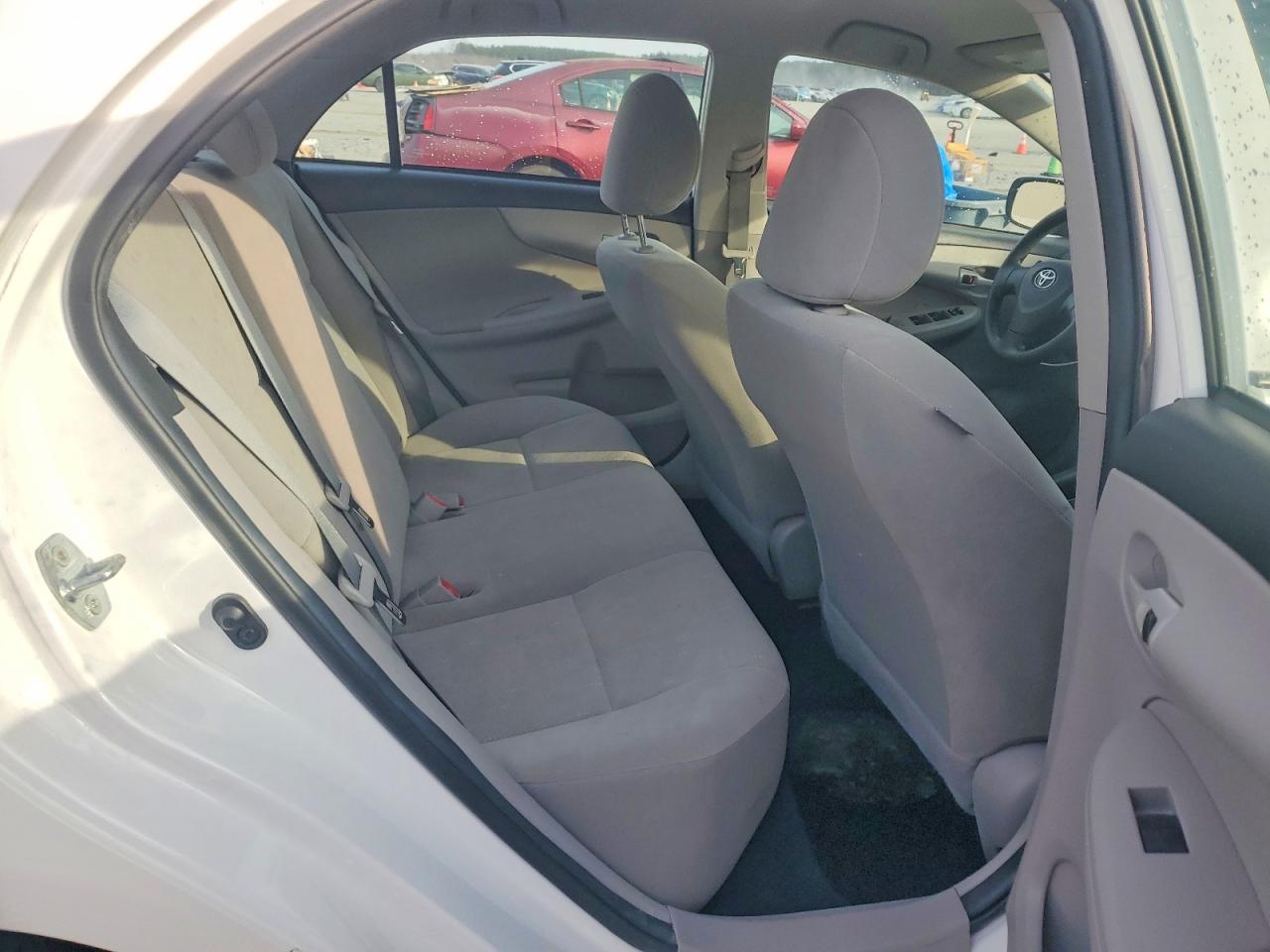 2012 TOYOTA COROLLA L photo 19