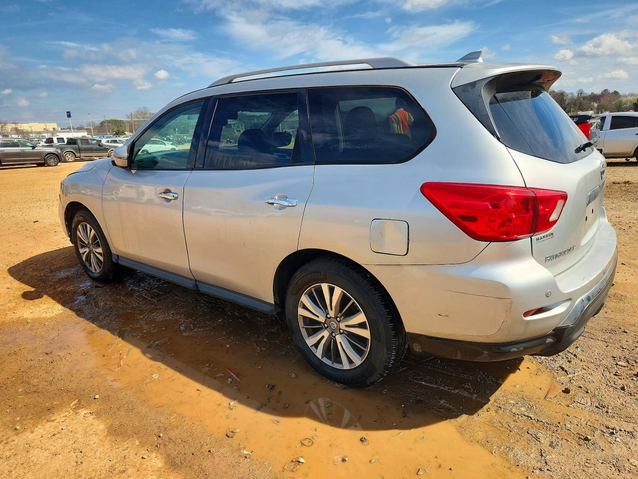 2020 NISSAN PATHFINDER SV photo 2