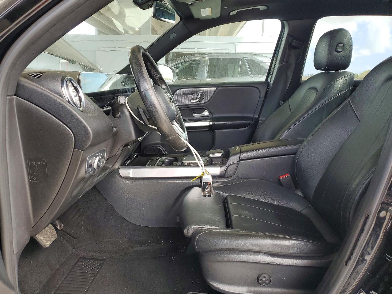 2021 MERCEDES-BENZ GLB 250 photo 25