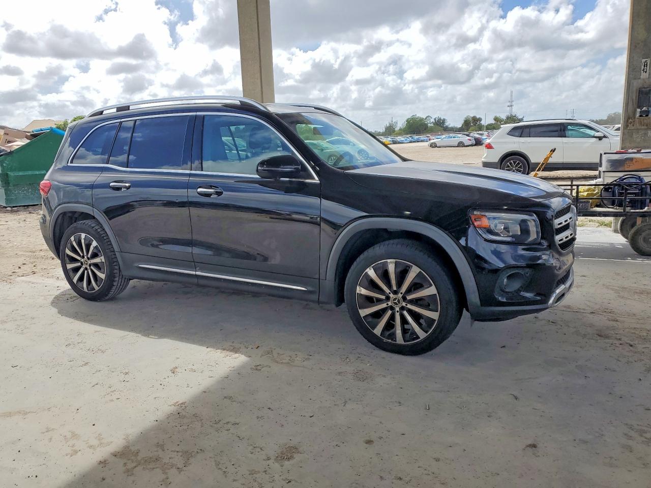 2021 MERCEDES-BENZ GLB 250 photo 13