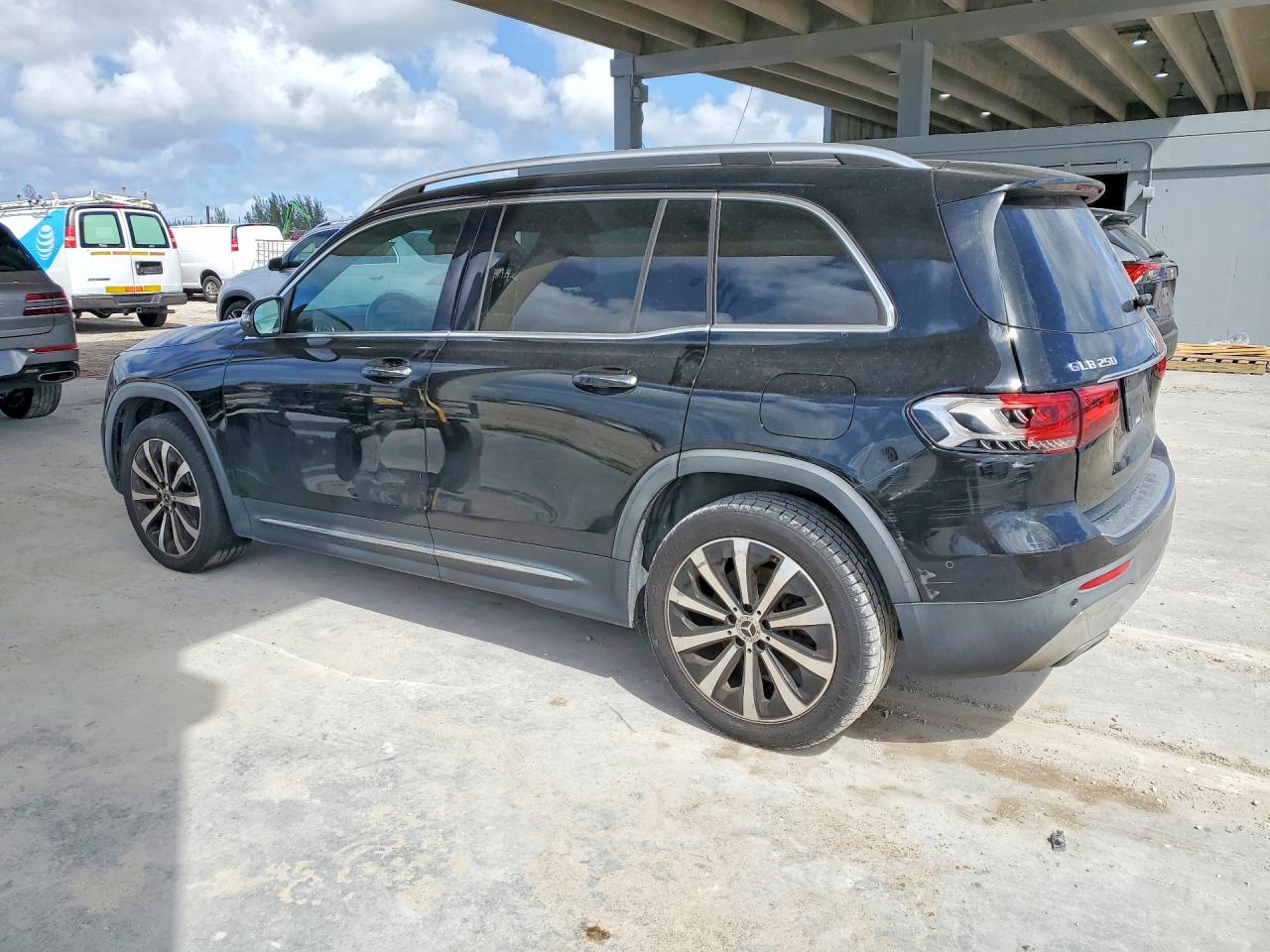 2021 MERCEDES-BENZ GLB 250 photo 5