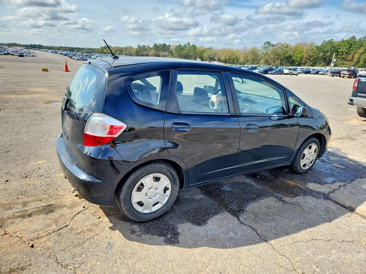 2013 HONDA FIT photo 3