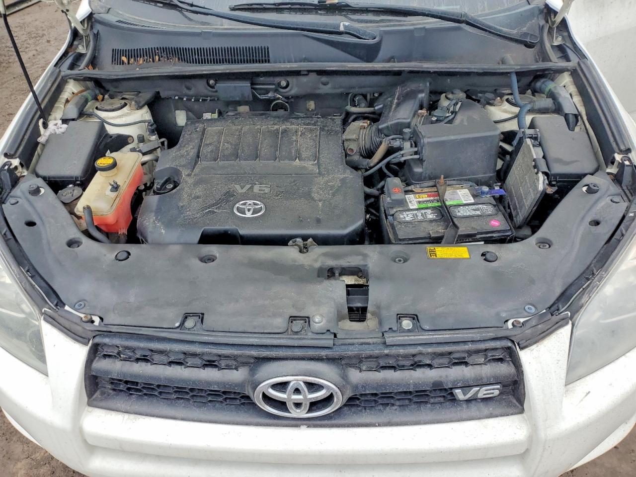 2011 TOYOTA RAV4 SPORT photo 23