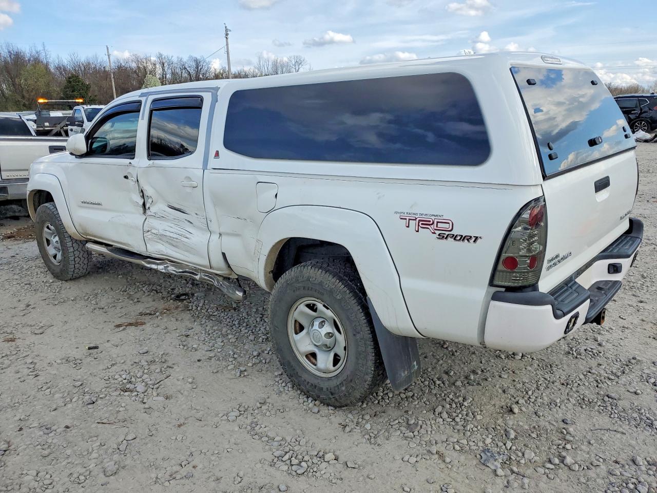 2008 TOYOTA TACOMA photo 3