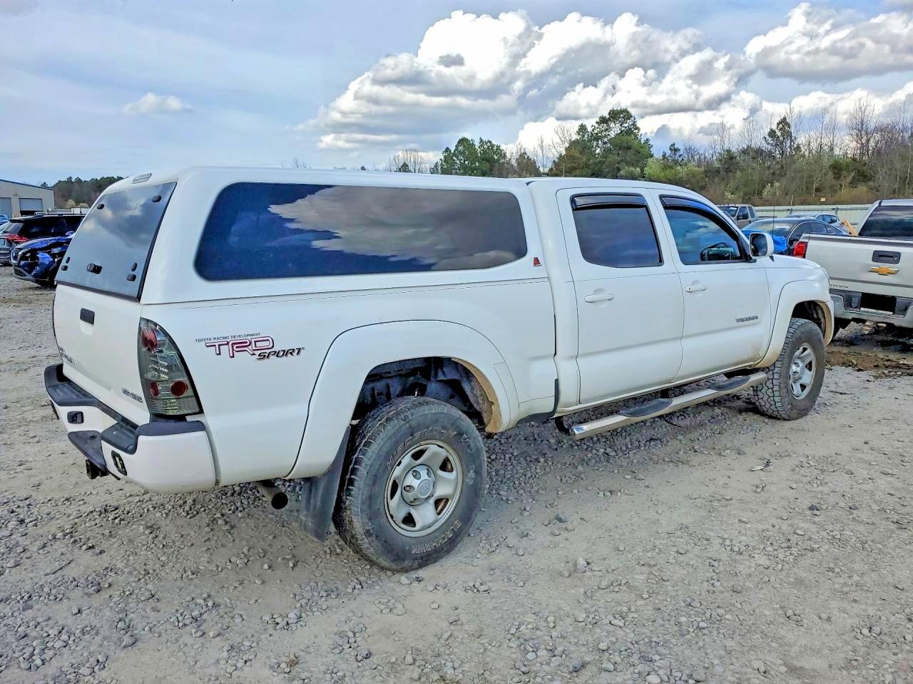 2008 TOYOTA TACOMA photo 5