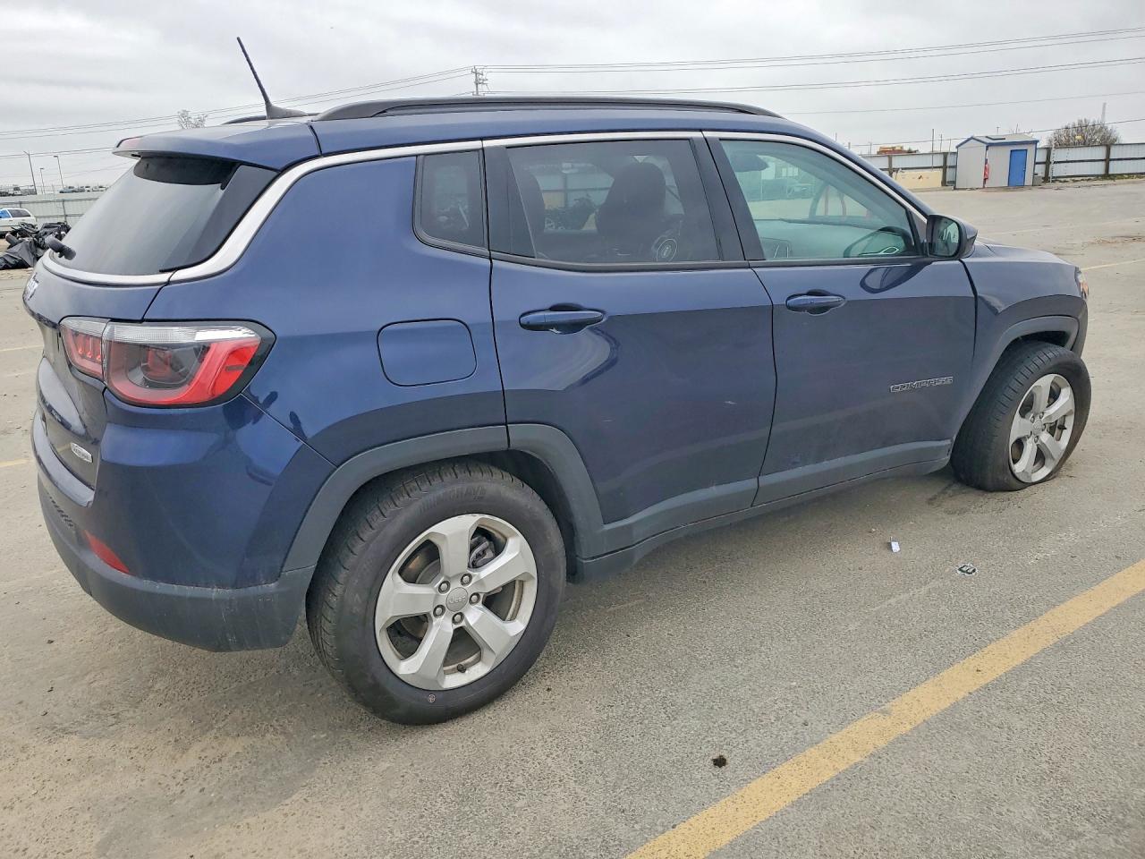 2021 JEEP COMPASS LATITUDE photo 3