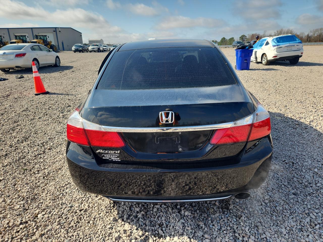 2015 HONDA ACCORD LX photo 16