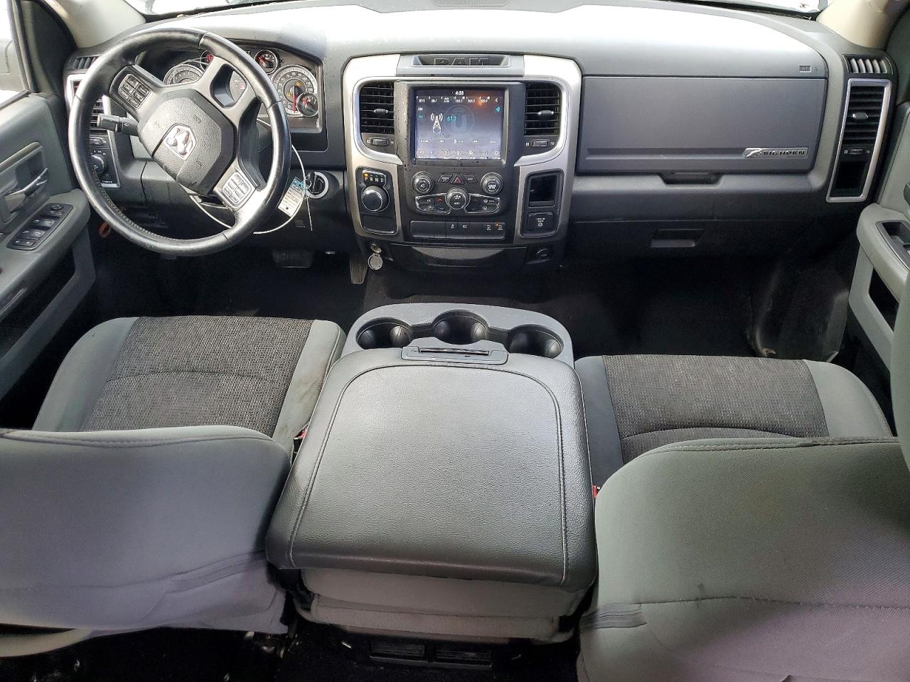 2019 RAM 1500 CLASSIC SLT photo 22