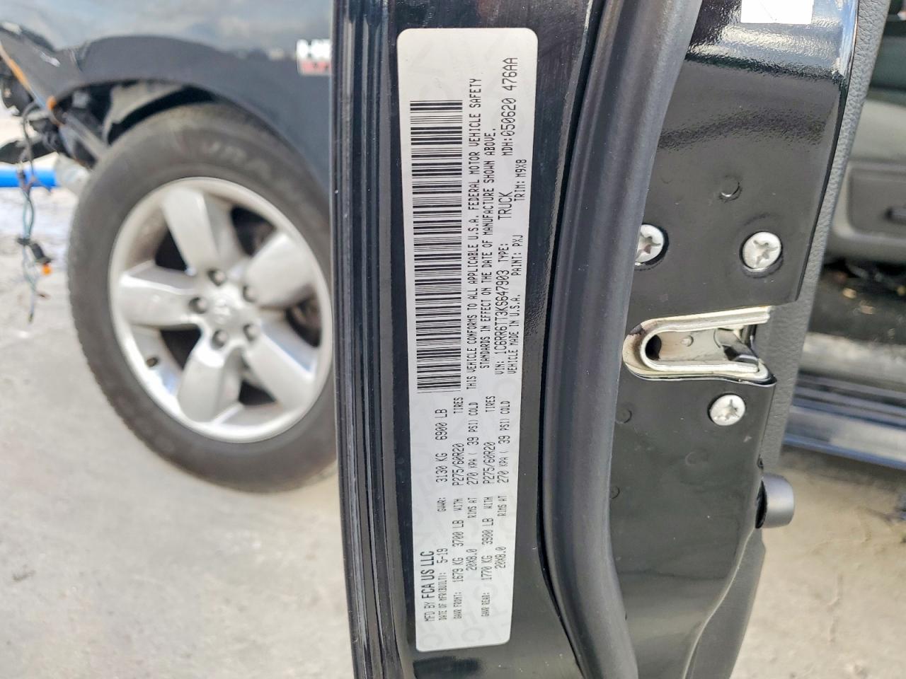 2019 RAM 1500 CLASSIC SLT photo 37