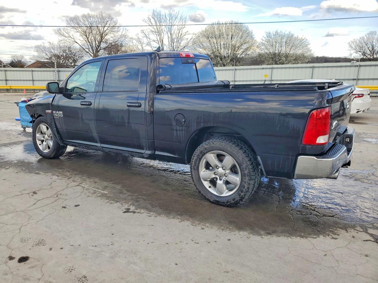 2019 RAM 1500 CLASSIC SLT photo 4