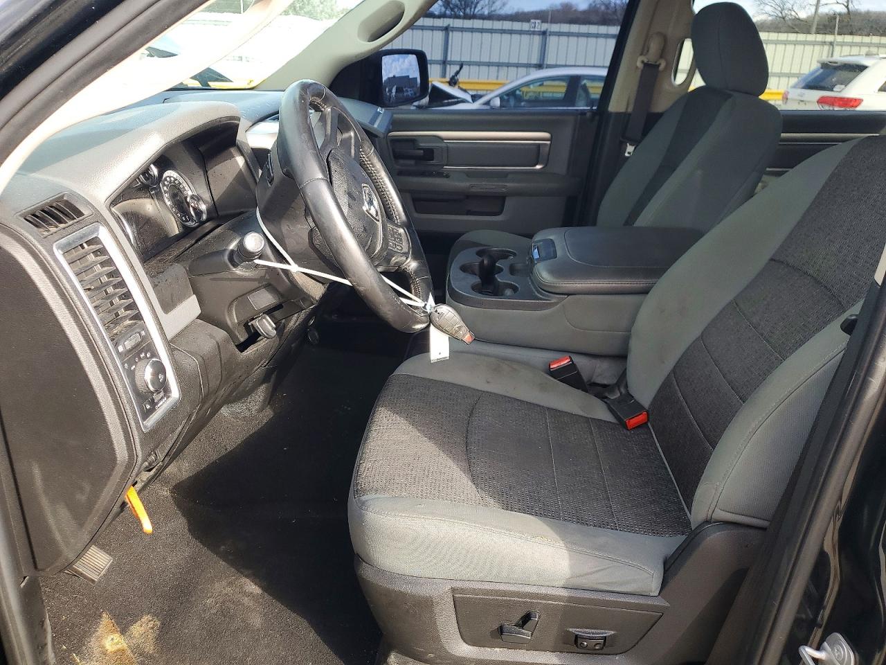 2019 RAM 1500 CLASSIC SLT photo 19