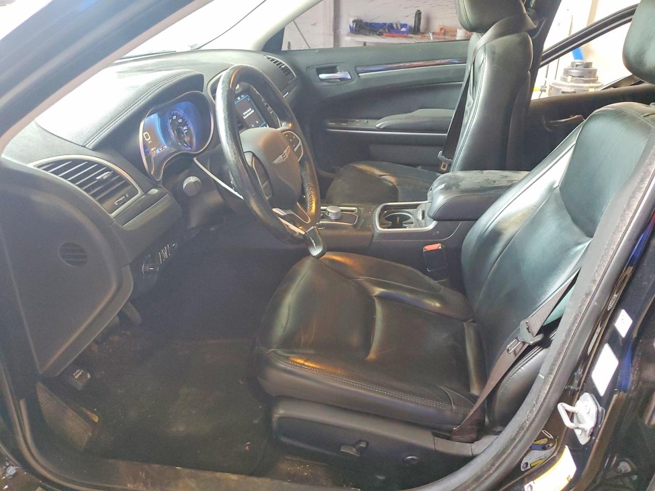 2021 CHRYSLER 300 TOURING photo 19
