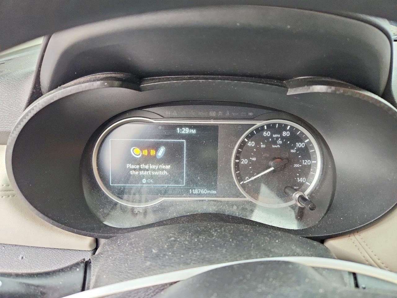 2020 NISSAN VERSA SV photo 25