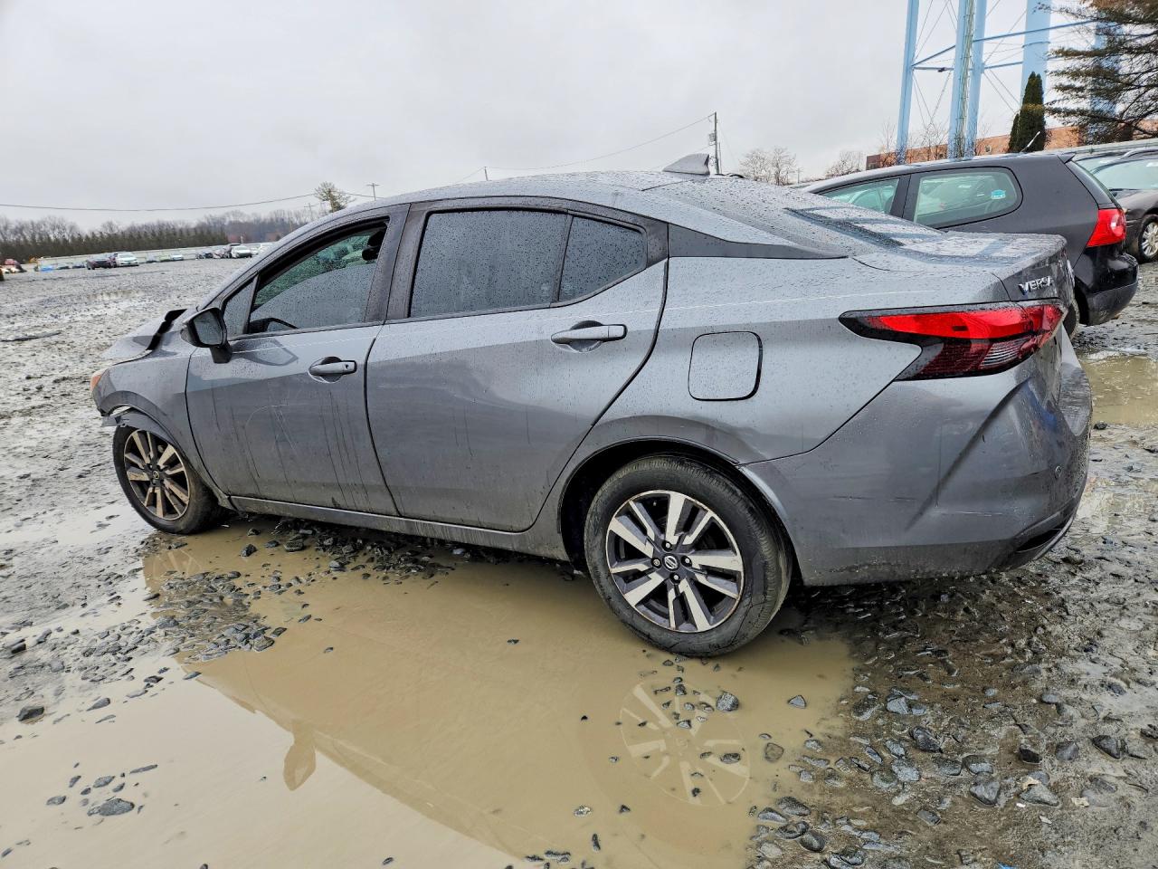 2020 NISSAN VERSA SV photo 4