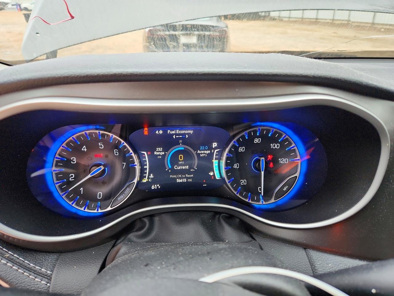 2023 CHRYSLER PACIFICA TOURING L photo 17