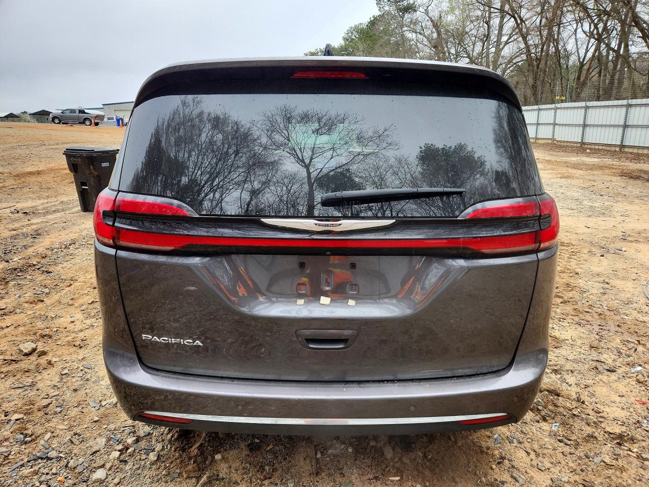 2023 CHRYSLER PACIFICA TOURING L photo 11