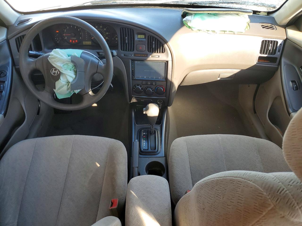 2004 HYUNDAI ELANTRA GLS photo 15