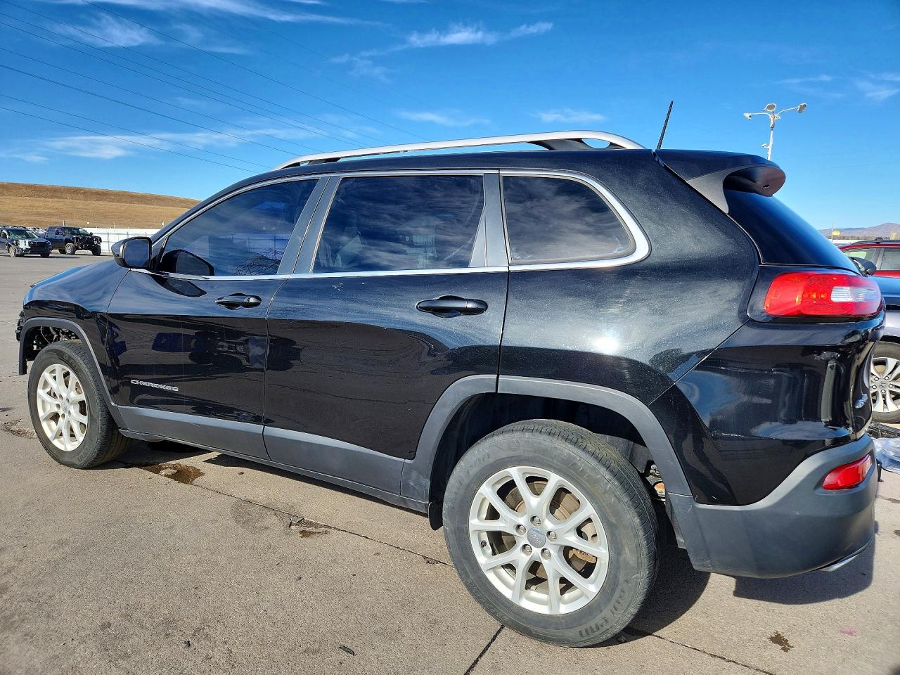 2016 JEEP CHEROKEE LATITUDE photo 2