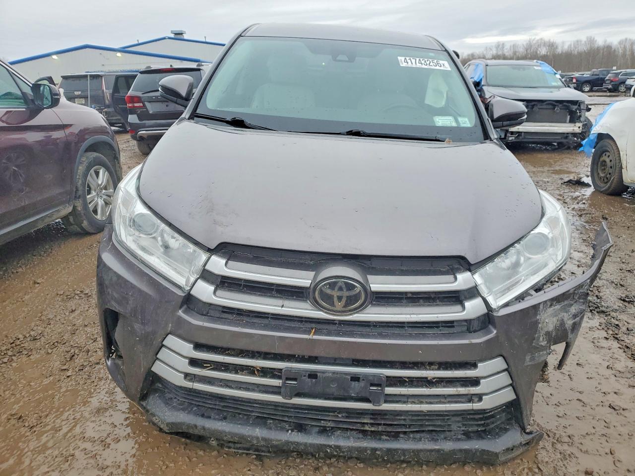 2019 TOYOTA HIGHLANDER LE photo 9