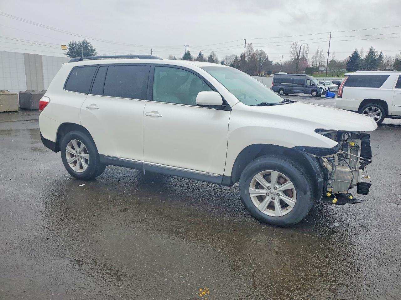 2013 TOYOTA HIGHLANDER SE photo 4