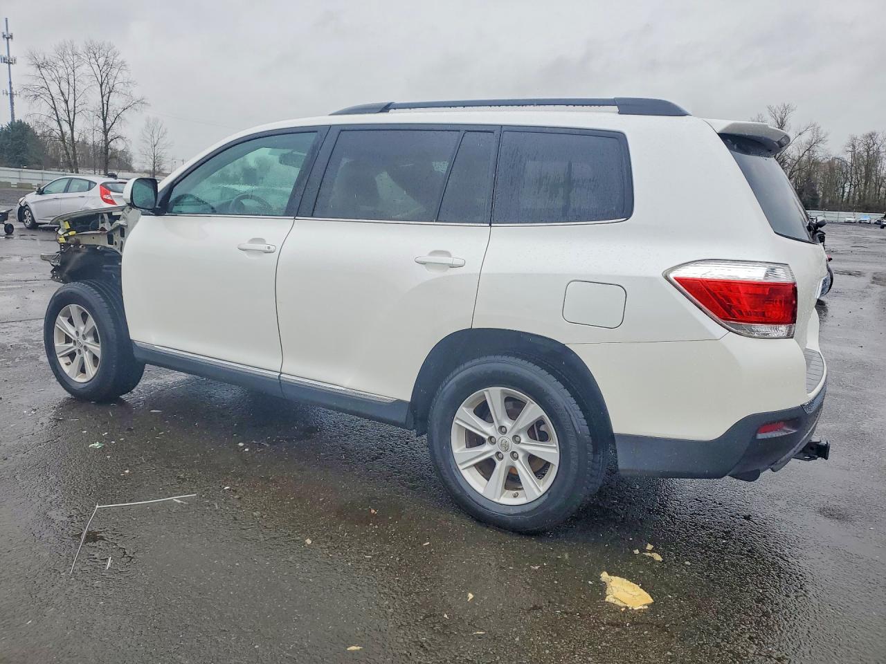 2013 TOYOTA HIGHLANDER SE photo 2