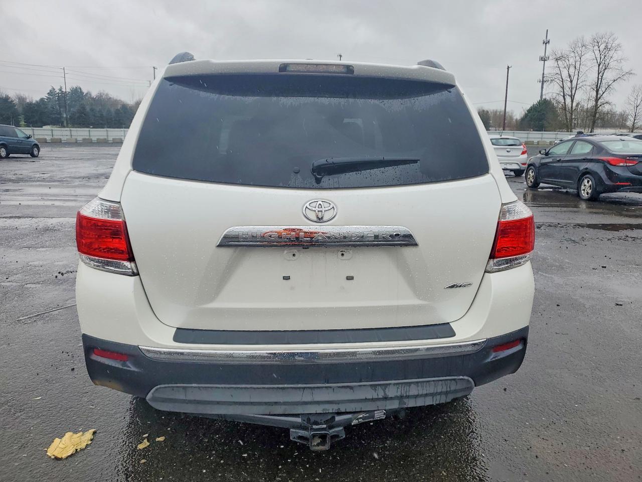 2013 TOYOTA HIGHLANDER SE photo 6