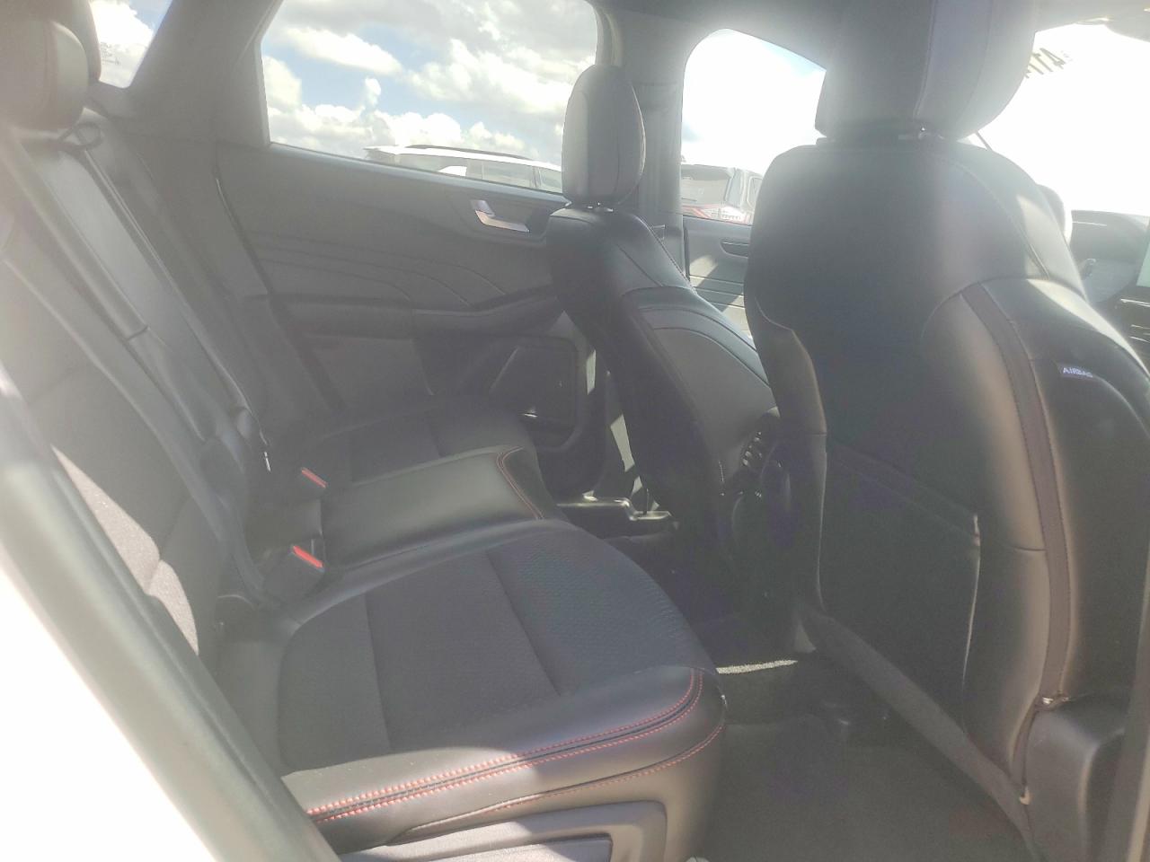2025 FORD ESCAPE ST LINE photo 37