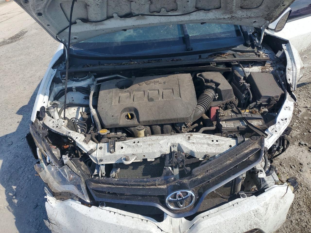 2016 TOYOTA COROLLA LE photo 11
