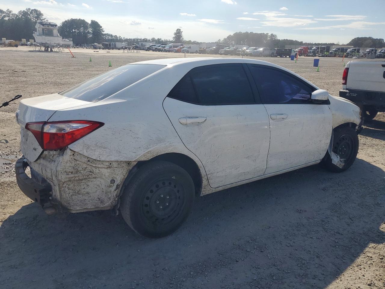 2016 TOYOTA COROLLA LE photo 3