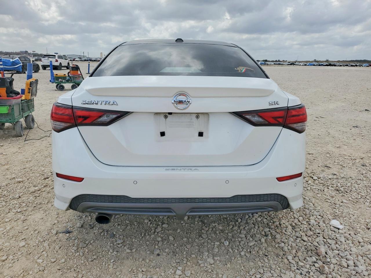 2022 NISSAN SENTRA SR photo 11