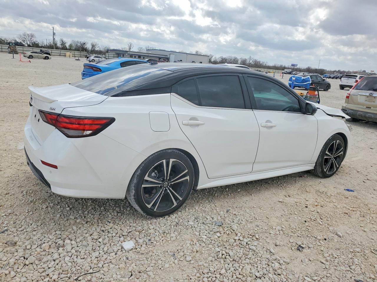 2022 NISSAN SENTRA SR photo 5