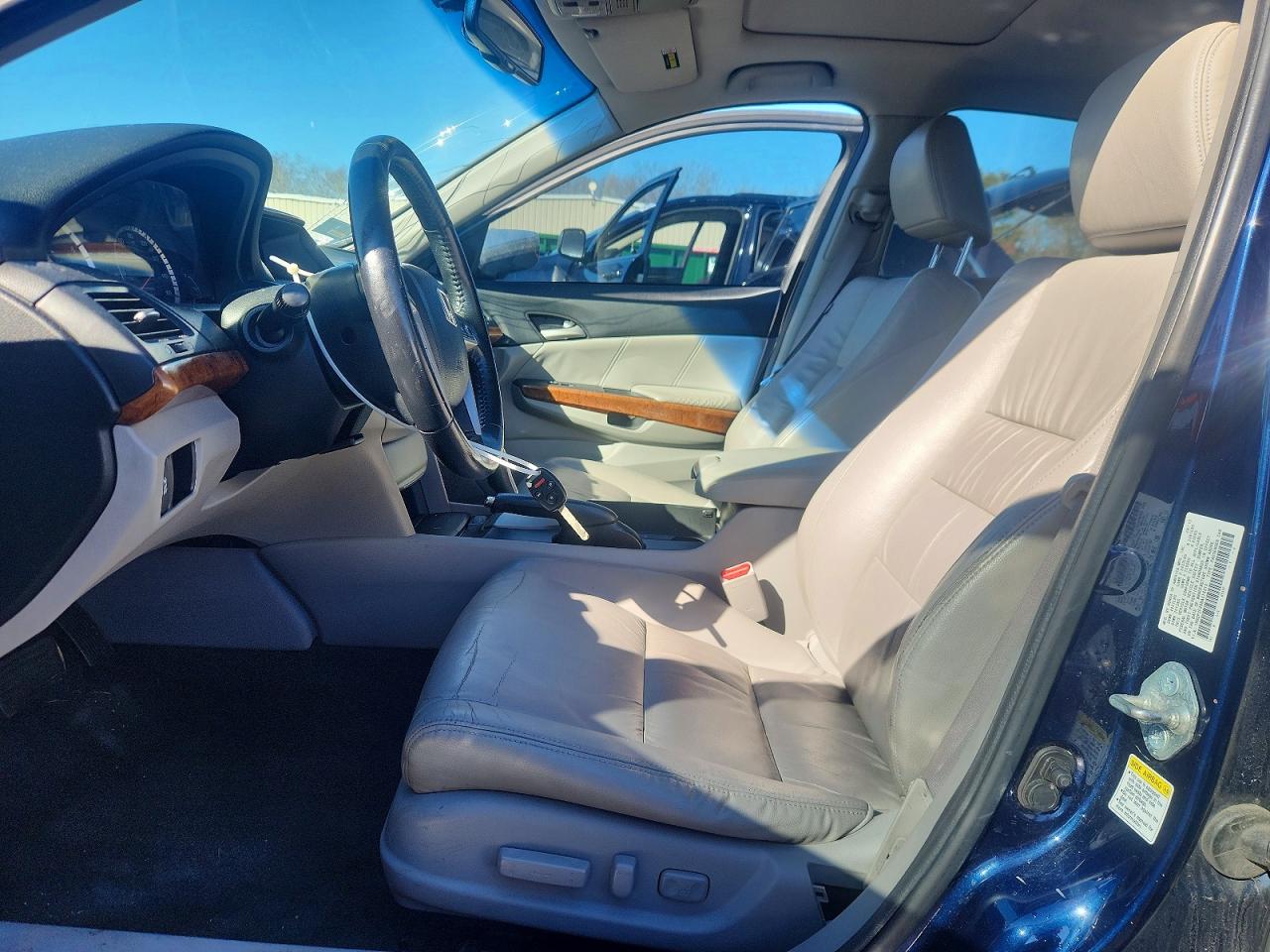 2011 HONDA ACCORD EXL photo 7