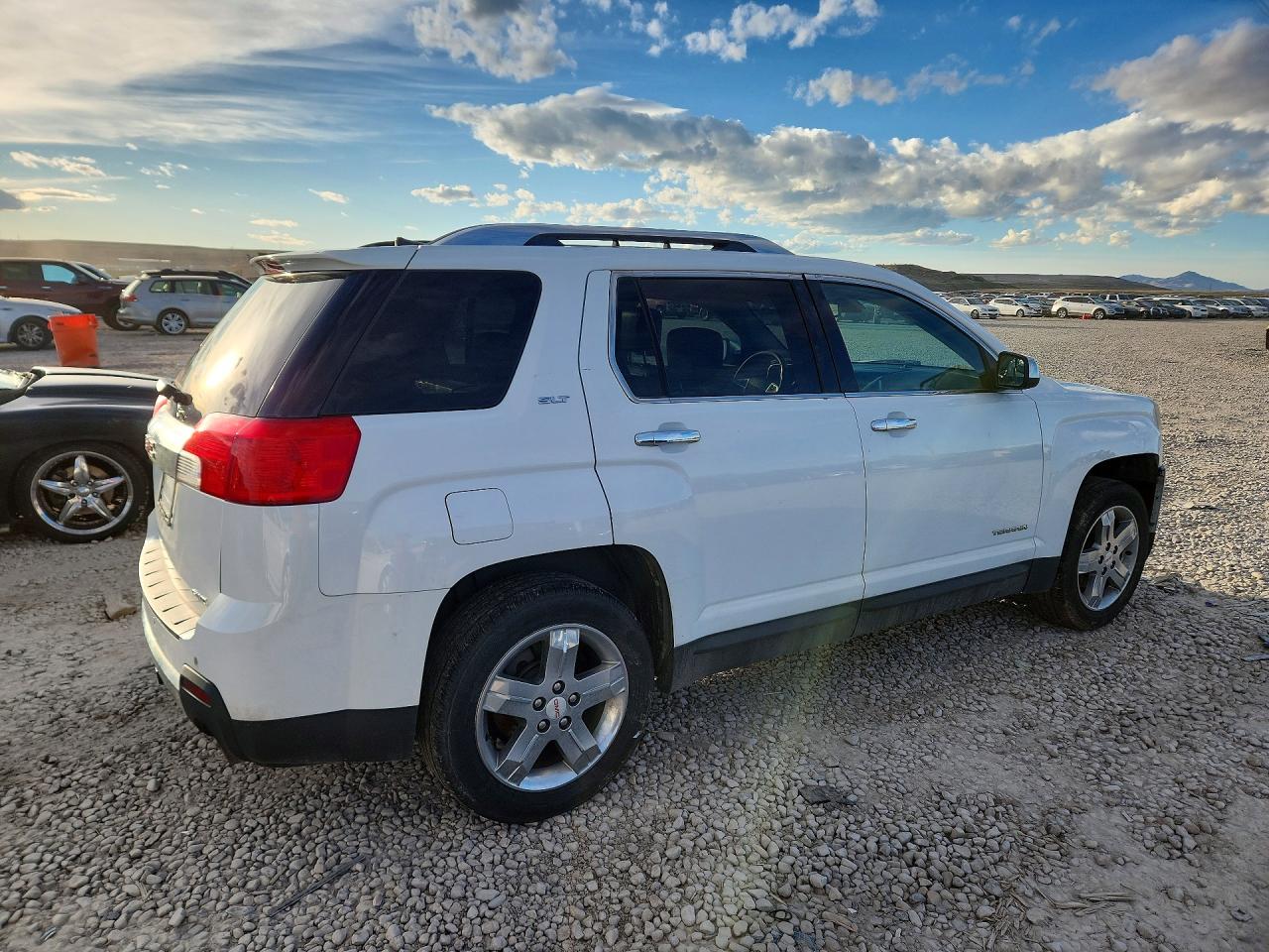 2012 GMC TERRAIN SLT photo 3