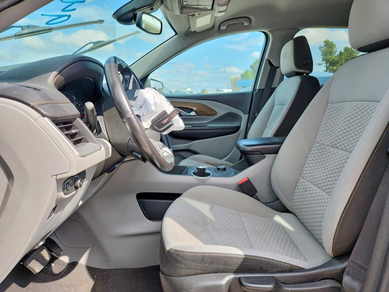 2020 GMC TERRAIN SLE photo 13