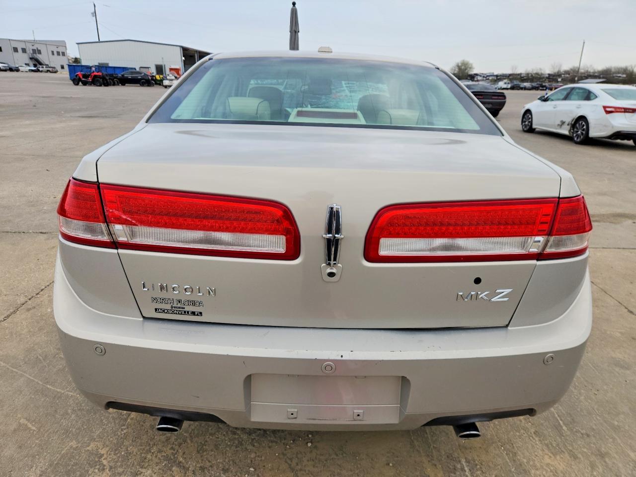 2010 LINCOLN MKZ photo 6