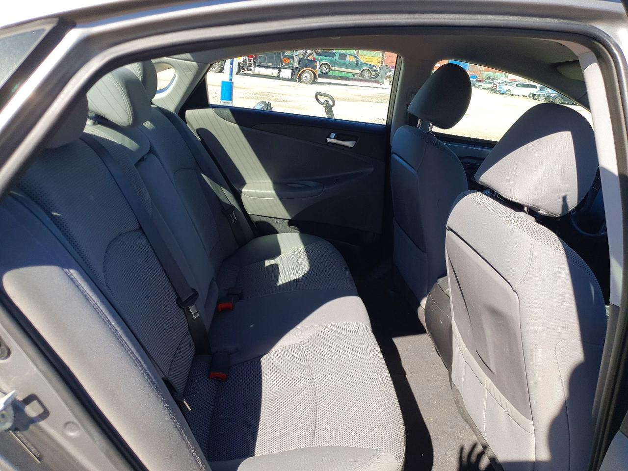 2013 HYUNDAI SONATA GLS photo 19