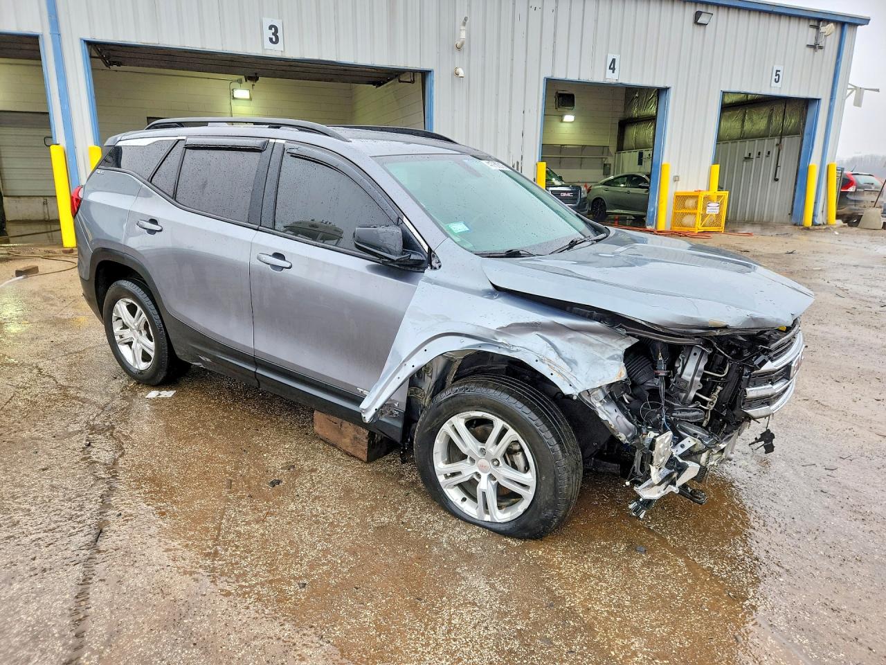 2018 GMC TERRAIN SLE photo 4