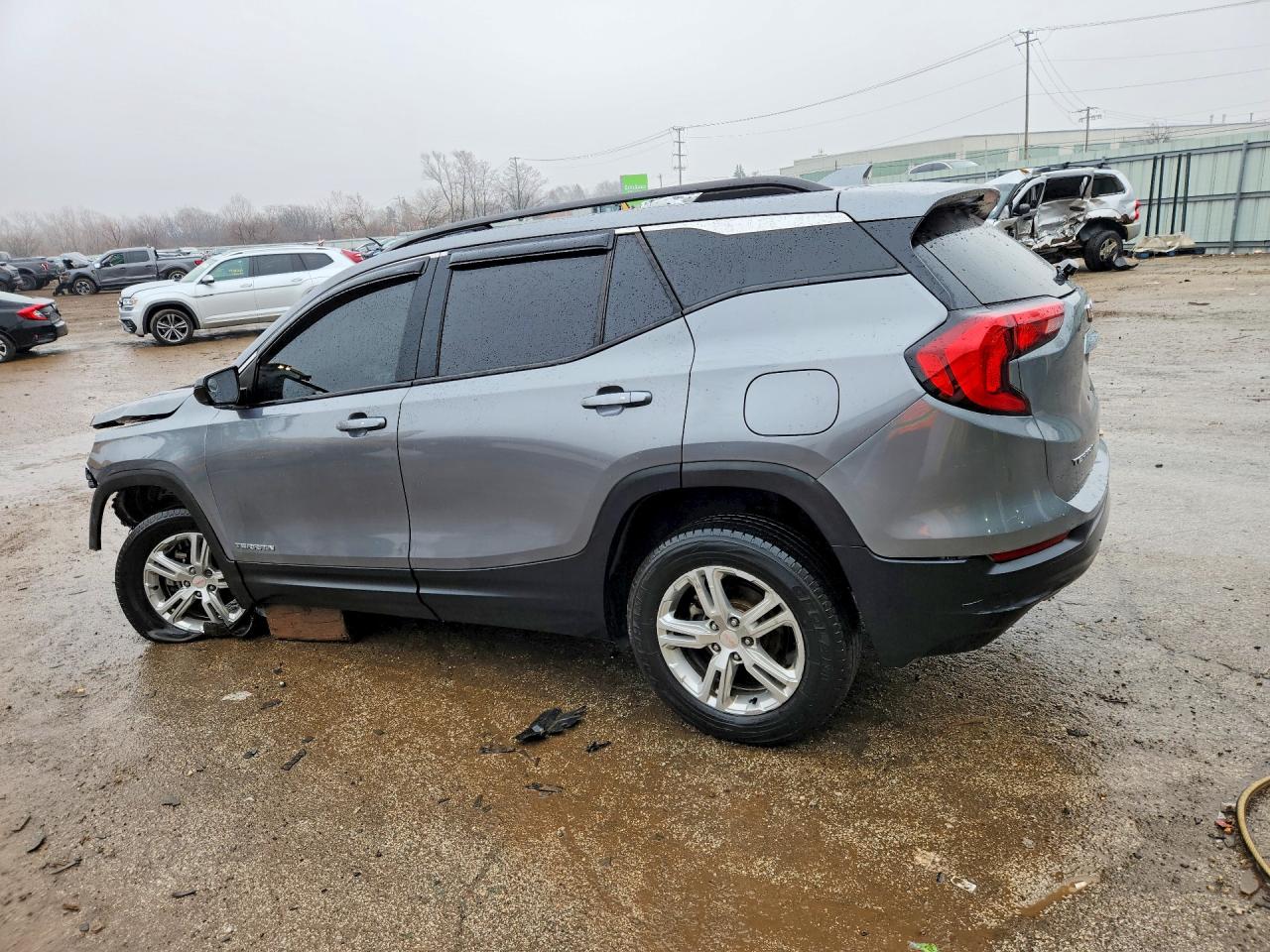 2018 GMC TERRAIN SLE photo 2