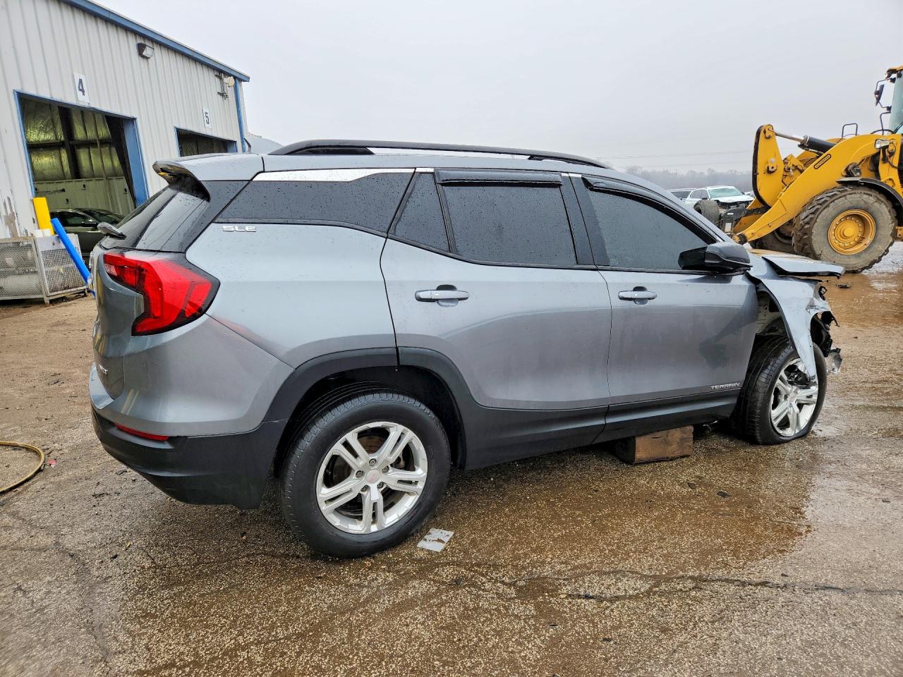 2018 GMC TERRAIN SLE photo 3