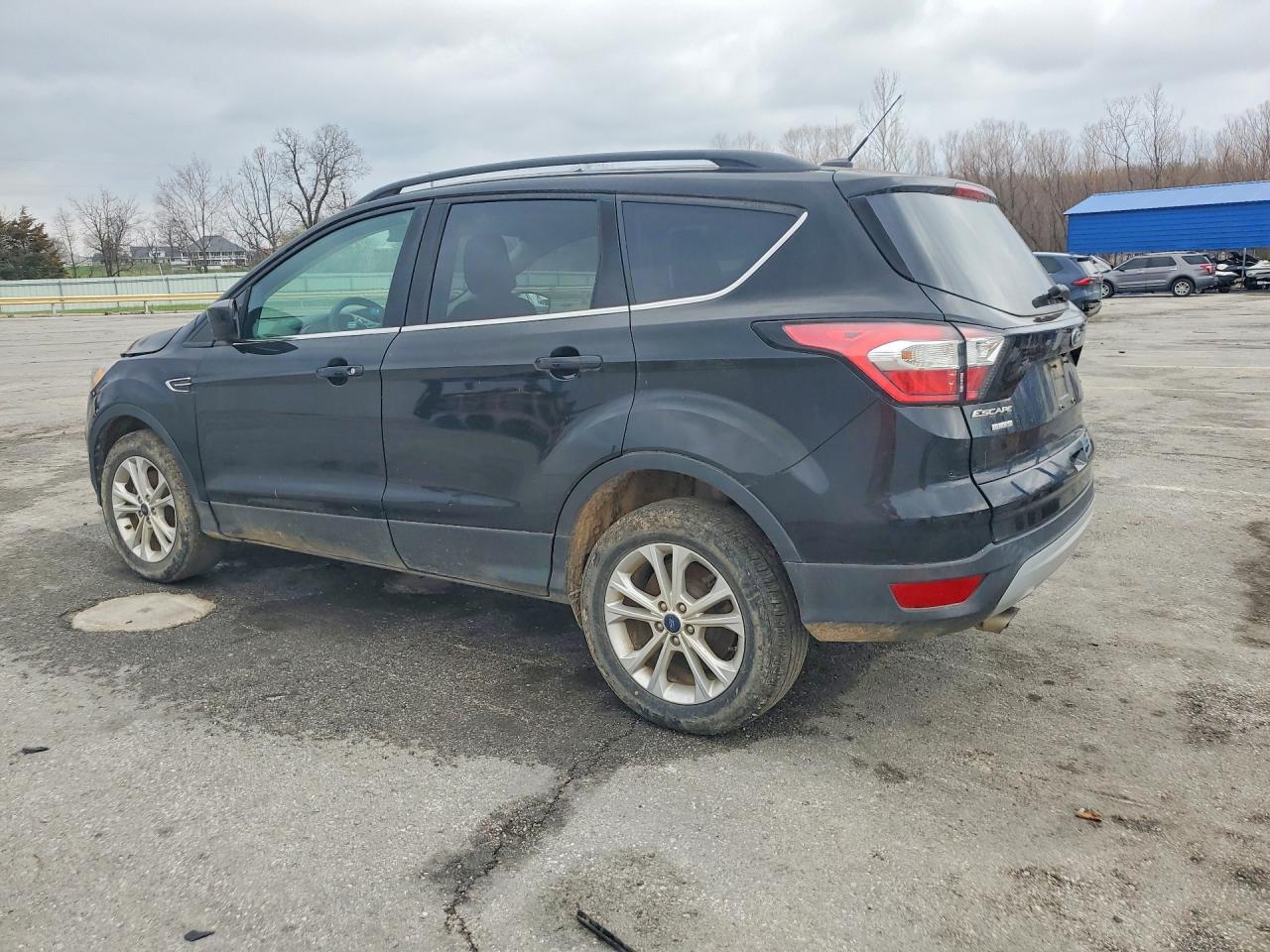 2018 FORD ESCAPE SE photo 2