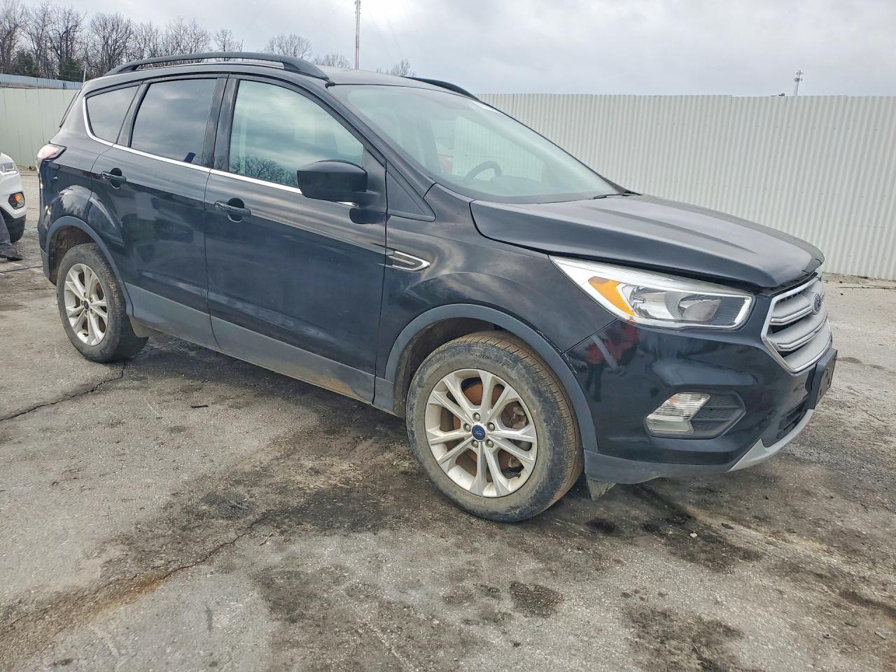 2018 FORD ESCAPE SE photo 4