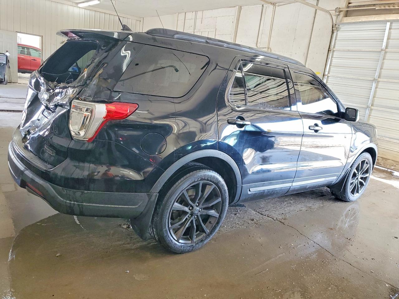 2018 FORD EXPLORER XLT photo 5