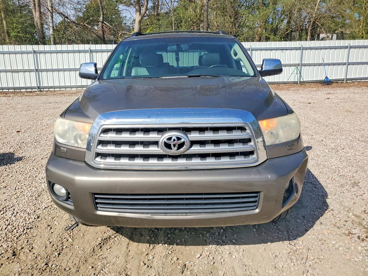 2010 TOYOTA SEQUOIA LIMITED photo 5