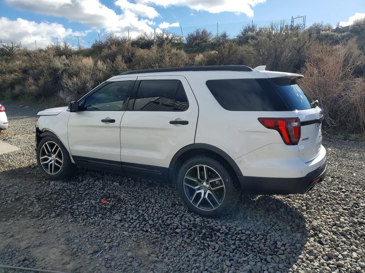 2017 FORD EXPLORER SPORT photo 4